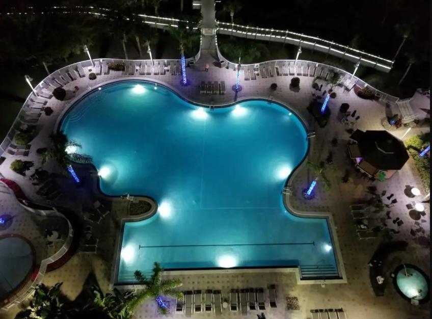 Big Pool, Stunning Lakeview, Sunrise, #1907 Appartement *