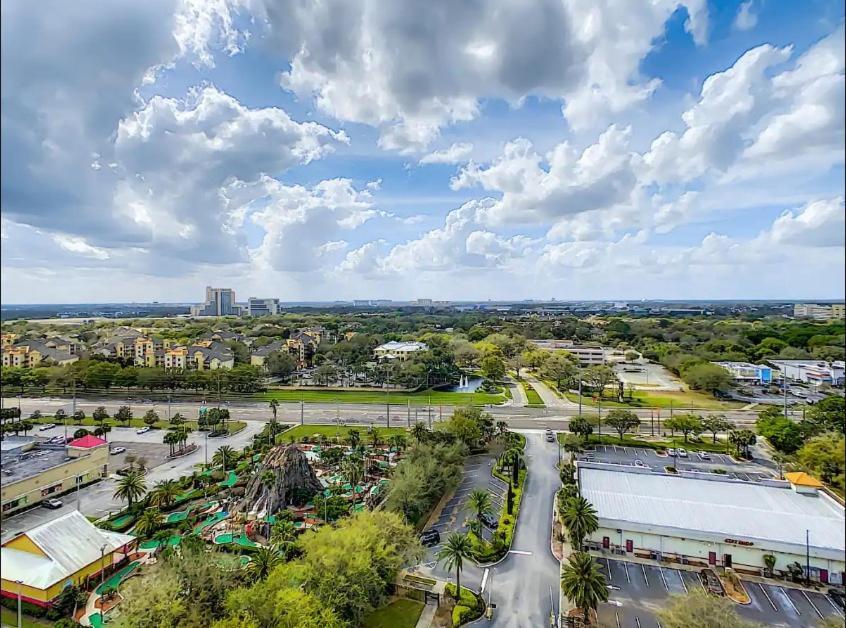 Big Pool, Stunning Lakeview, Sunrise, #1907 Appartement *